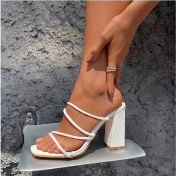 CUCCOO • White Minimalist Chunky Heeled Mule Sandals Elegant Summer Clogs Heels - Picture 4 of 5